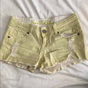 Pale green short shorts